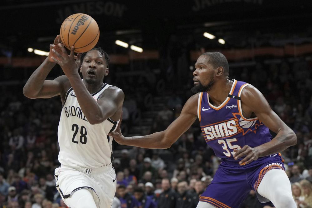 他在接受采 他在接受采